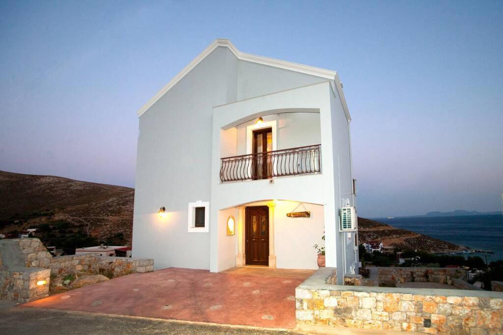 Вилла Nikis Seaside House Vlichadia Экстерьер фото