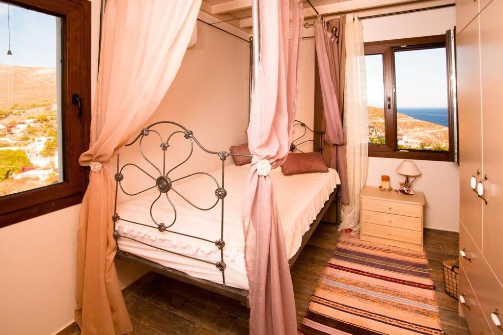 Вилла Nikis Seaside House Vlichadia Экстерьер фото