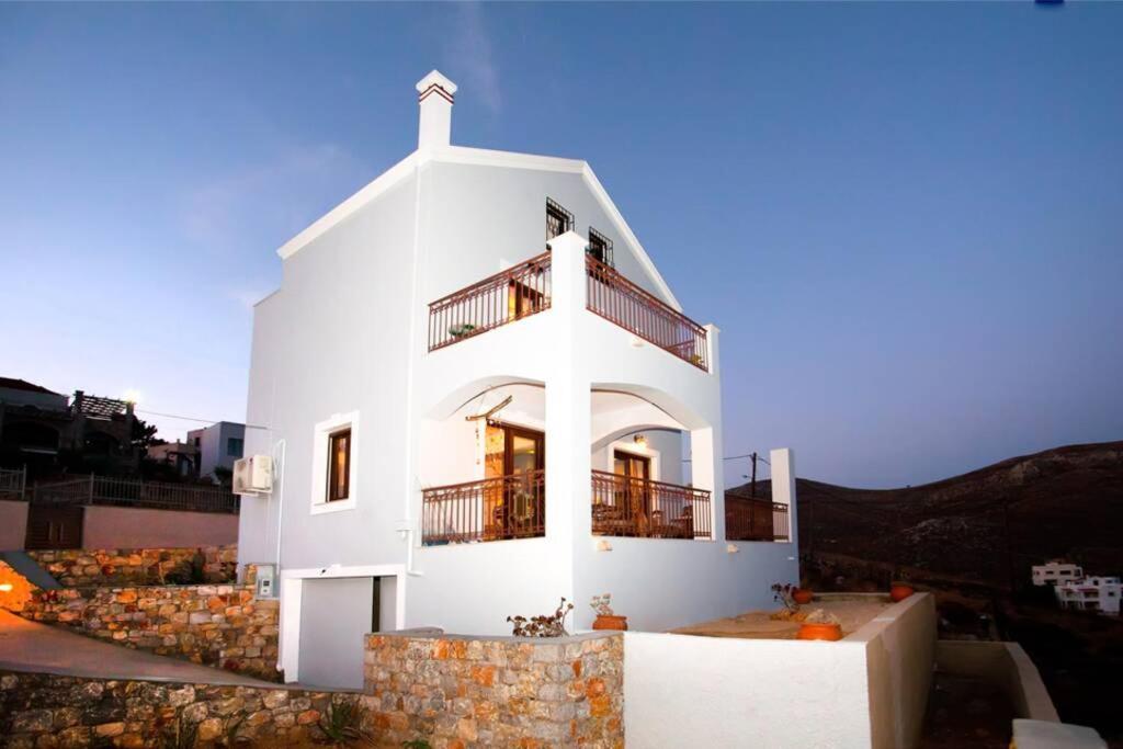 Вилла Nikis Seaside House Vlichadia Экстерьер фото